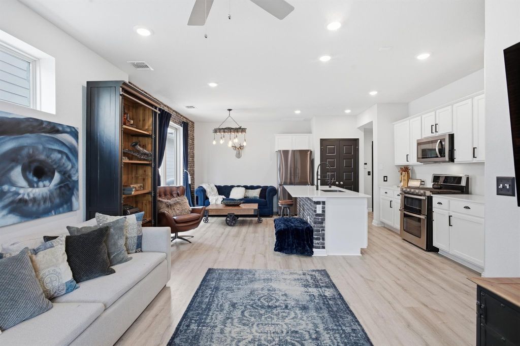 8525 Leroi DR 368, Austin, TX 78744