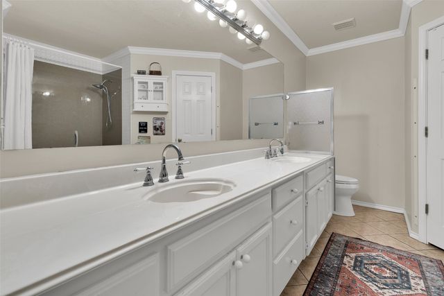 2510 Holiday Street, Denison, TX 75020