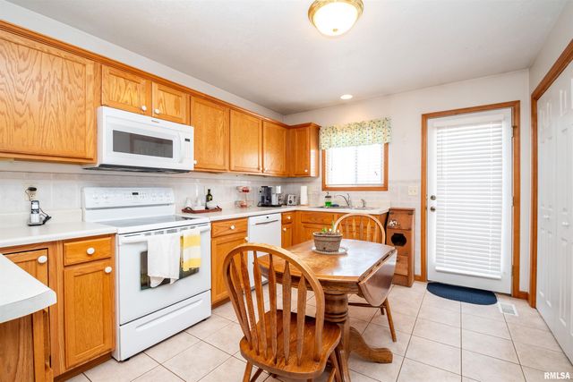 2122 W JUBILEE Lane, Dunlap, IL 61525