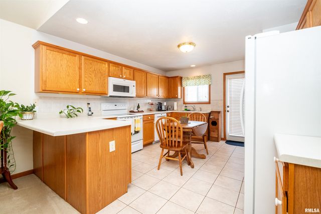 2122 W JUBILEE Lane, Dunlap, IL 61525