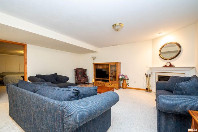 2122 W JUBILEE Lane, Dunlap, IL 61525