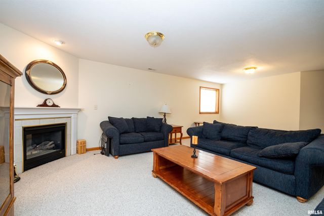 2122 W JUBILEE Lane, Dunlap, IL 61525