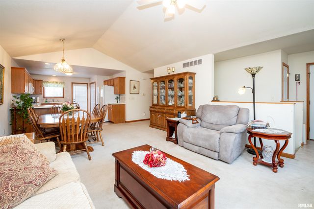 2122 W JUBILEE Lane, Dunlap, IL 61525