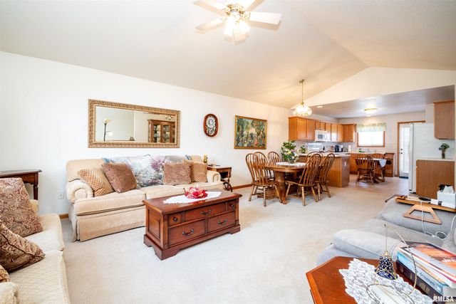 2122 W JUBILEE Lane, Dunlap, IL 61525