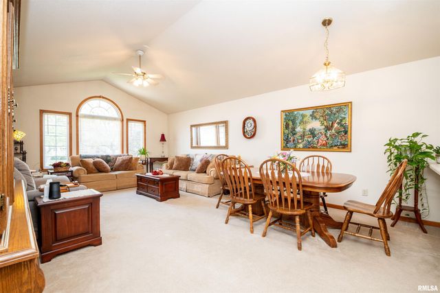 2122 W JUBILEE Lane, Dunlap, IL 61525