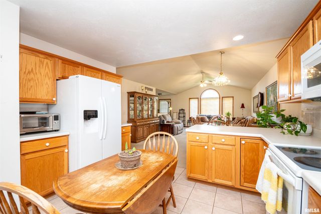 2122 W JUBILEE Lane, Dunlap, IL 61525