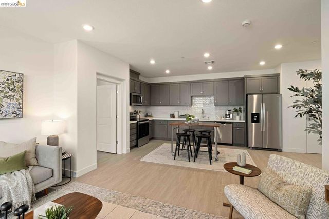 500 Somi CT 308, Hayward, CA 94544