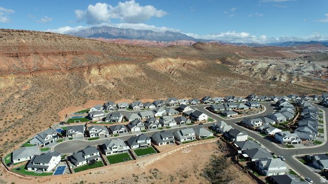 2824 E FRESHET DR, Washington, UT 84780