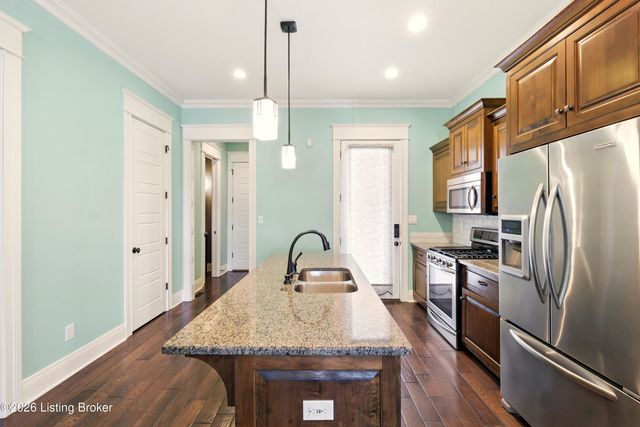 10910 Kings Crown Dr, Prospect, KY 40059