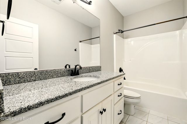 10910 Kings Crown Dr, Prospect, KY 40059