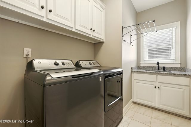 10910 Kings Crown Dr, Prospect, KY 40059