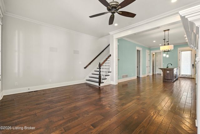 10910 Kings Crown Dr, Prospect, KY 40059