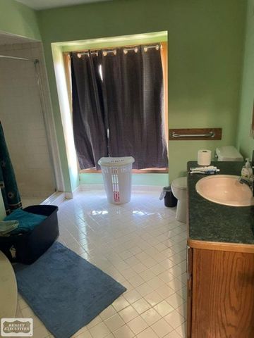 52811 Kelly Street, Macomb Twp, MI 48042