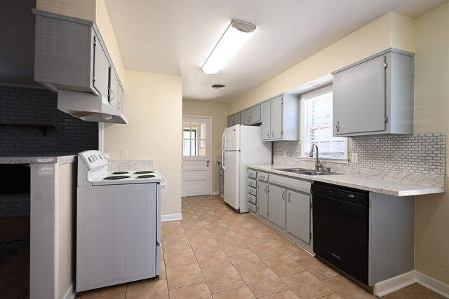 5585 MILFORD RD, Memphis, TN 38120