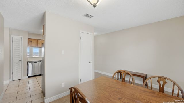 1226 Cougar Dr Apt 15, Canyon Lake, TX 78133