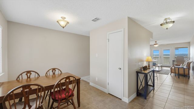 1226 Cougar Dr Apt 15, Canyon Lake, TX 78133