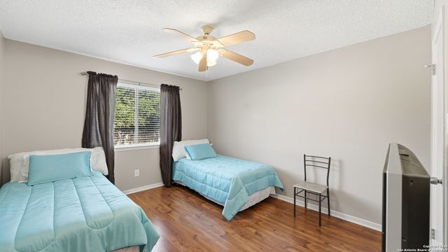 1226 Cougar Dr Apt 15, Canyon Lake, TX 78133