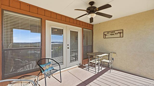 1226 Cougar Dr Apt 15, Canyon Lake, TX 78133