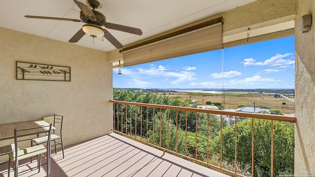 1226 Cougar Dr Apt 15, Canyon Lake, TX 78133