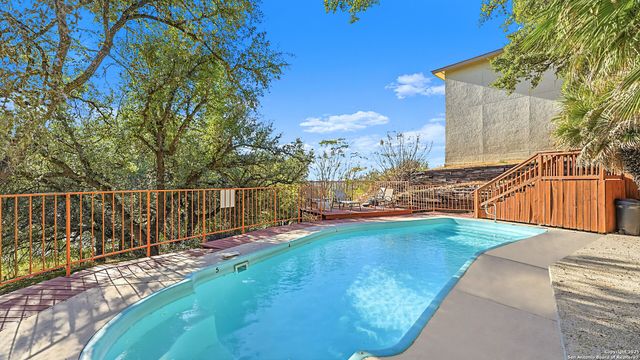 1226 Cougar Dr Apt 15, Canyon Lake, TX 78133