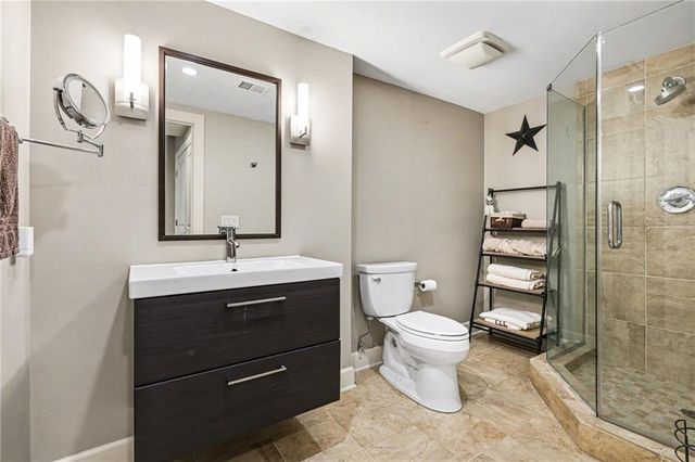 1923 NE 104th Terrace, Kansas City, MO 64155