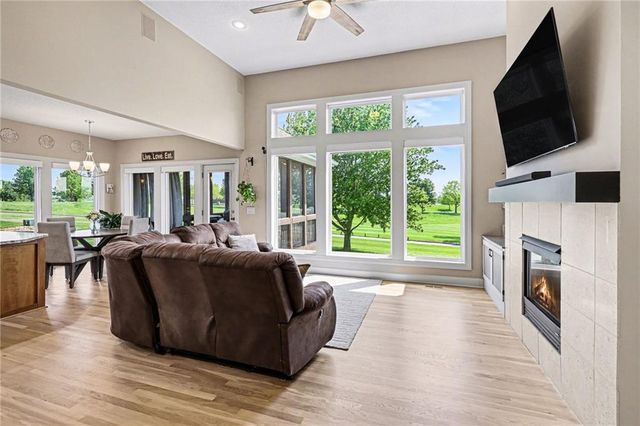 1923 NE 104th Terrace, Kansas City, MO 64155