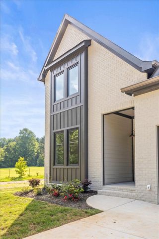 10545 E Brainerd Road, Apison, TN 37302