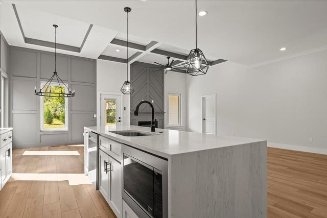 10545 E Brainerd Road, Apison, TN 37302