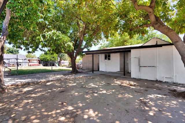 13583 E Parlier Avenue, Parlier, CA 93648