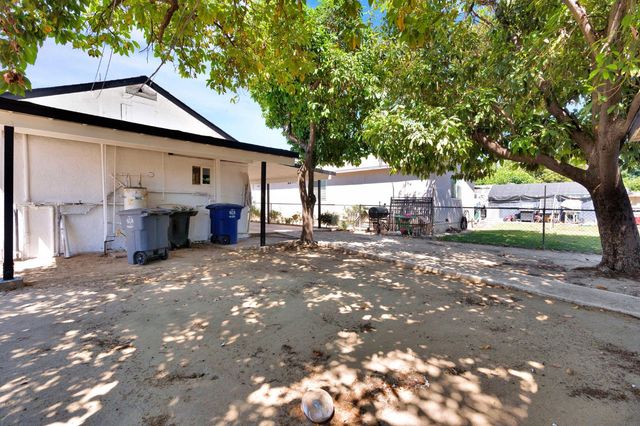 13583 E Parlier Avenue, Parlier, CA 93648