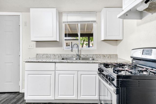 13583 E Parlier Avenue, Parlier, CA 93648