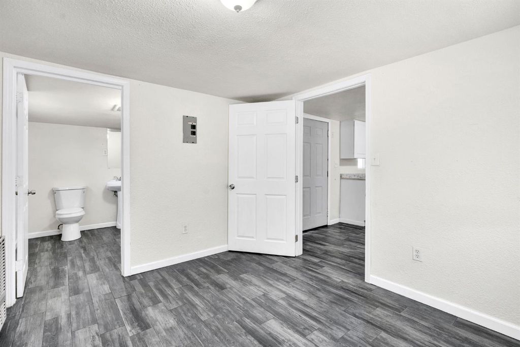 Image 30 of property listing at 13583 E Parlier Avenue, Parlier, CA 93648