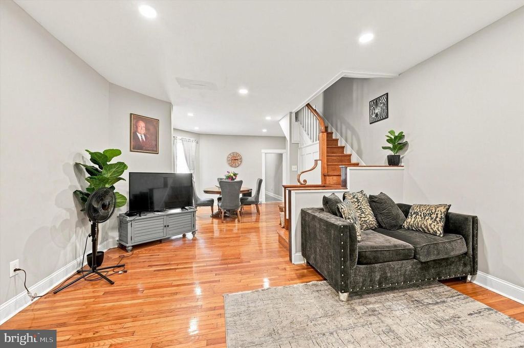 5422 LANSDOWNE AVE, PHILADELPHIA, PA 19131 — photo 2
