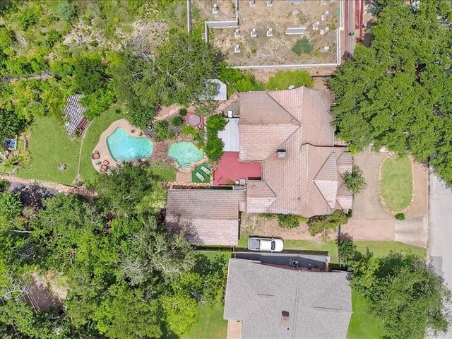 7806 Woodway Drive, Houston, TX 77063