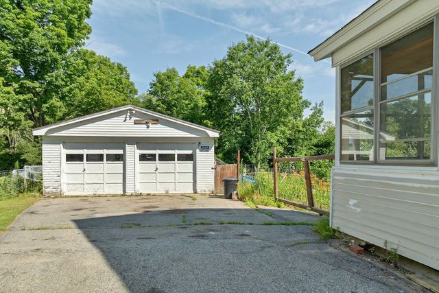 7 Maple Street, Farmington, NH 03835