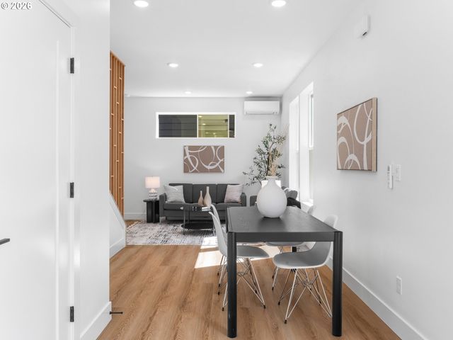 9213 N Seneca St, Portland, OR 97203