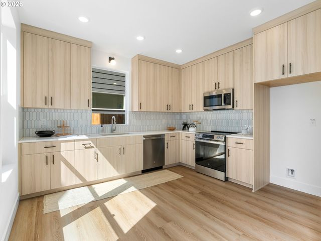 9213 N Seneca St, Portland, OR 97203
