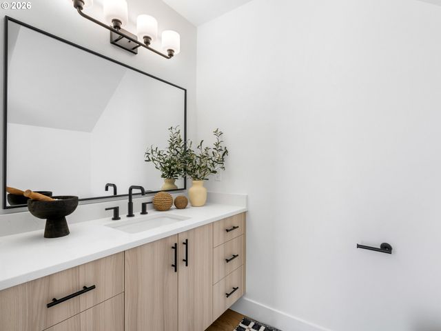 9213 N Seneca St, Portland, OR 97203