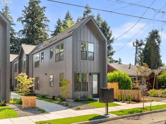 9213 N Seneca St, Portland, OR 97203