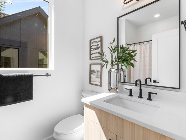 9213 N Seneca St, Portland, OR 97203