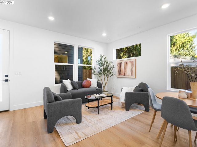 9213 N Seneca St, Portland, OR 97203