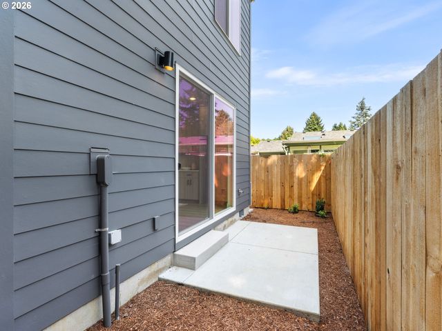 9213 N Seneca St, Portland, OR 97203