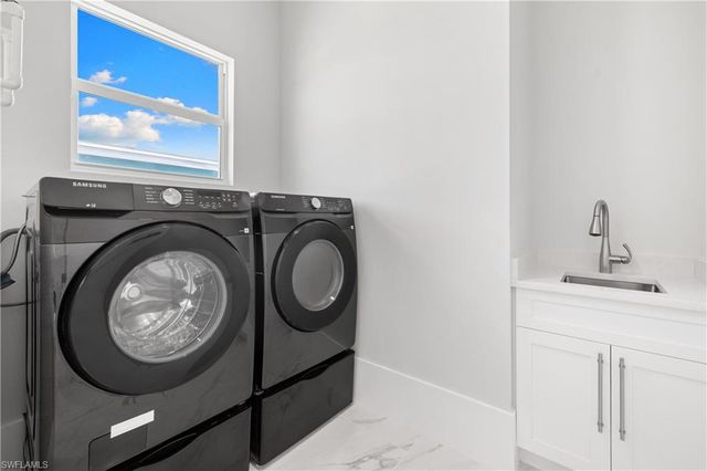 137 Hibiscus DR, Fort Myers Beach, FL 33931