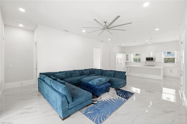 137 Hibiscus DR, Fort Myers Beach, FL 33931