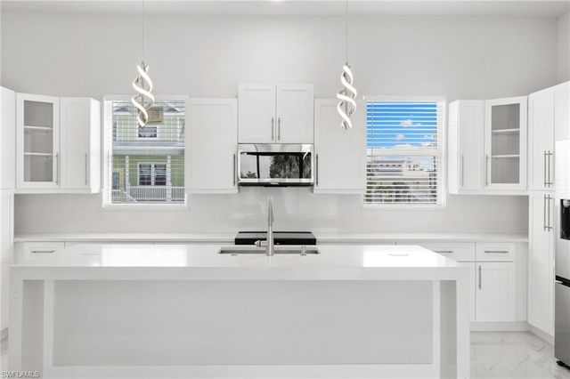 137 Hibiscus DR, Fort Myers Beach, FL 33931