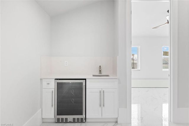 137 Hibiscus DR, Fort Myers Beach, FL 33931