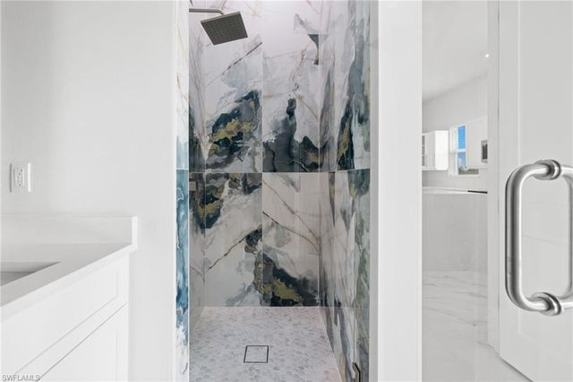 137 Hibiscus DR, Fort Myers Beach, FL 33931