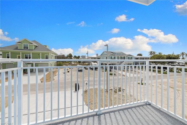 137 Hibiscus DR, Fort Myers Beach, FL 33931