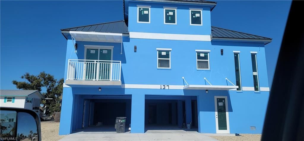 137 Hibiscus DR, Fort Myers Beach, FL 33931
