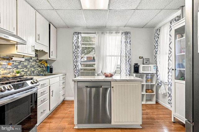 318 CONOVER ST, Burlington, NJ 08016